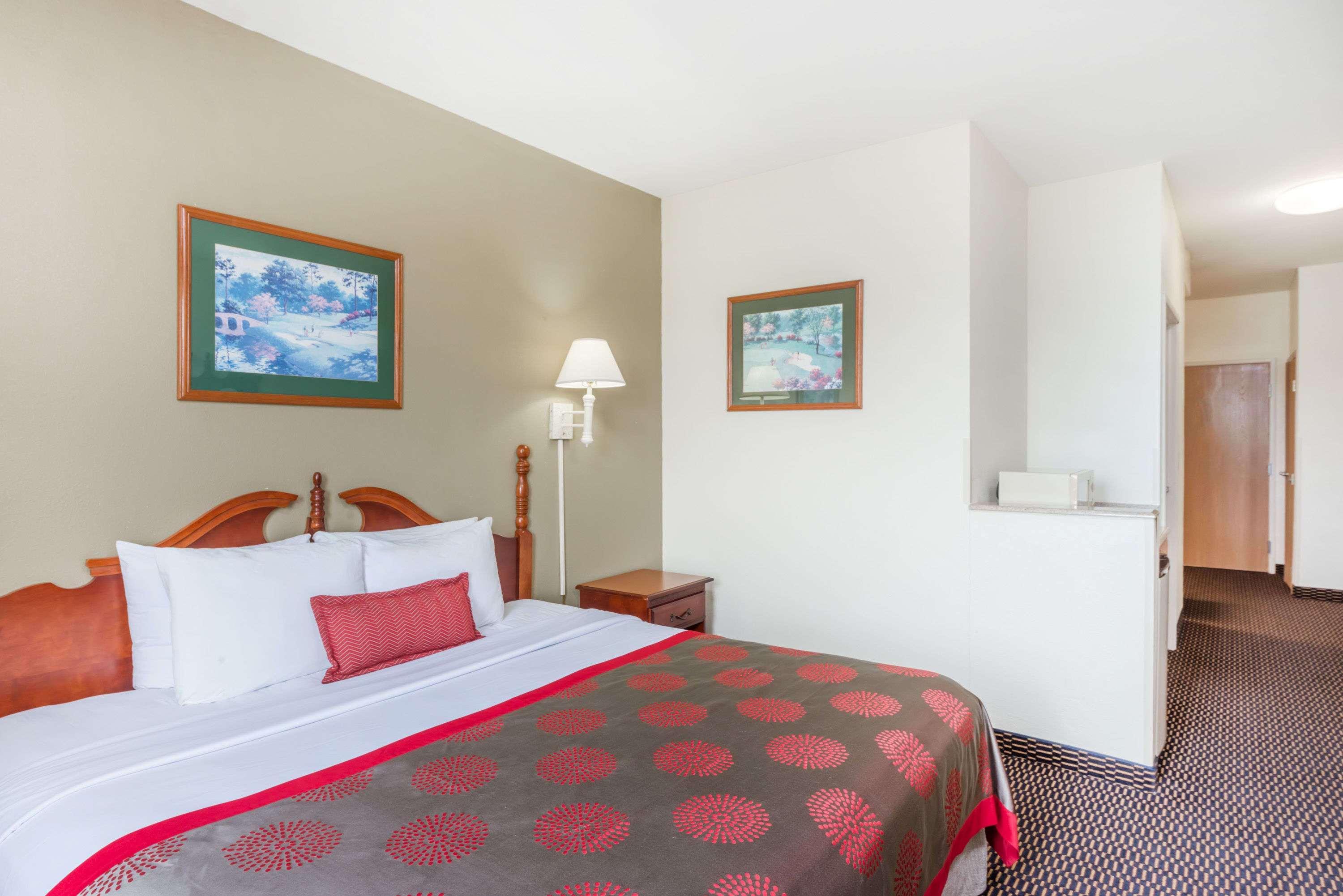 Hotel Ramada By Wyndham Columbia Exterior foto