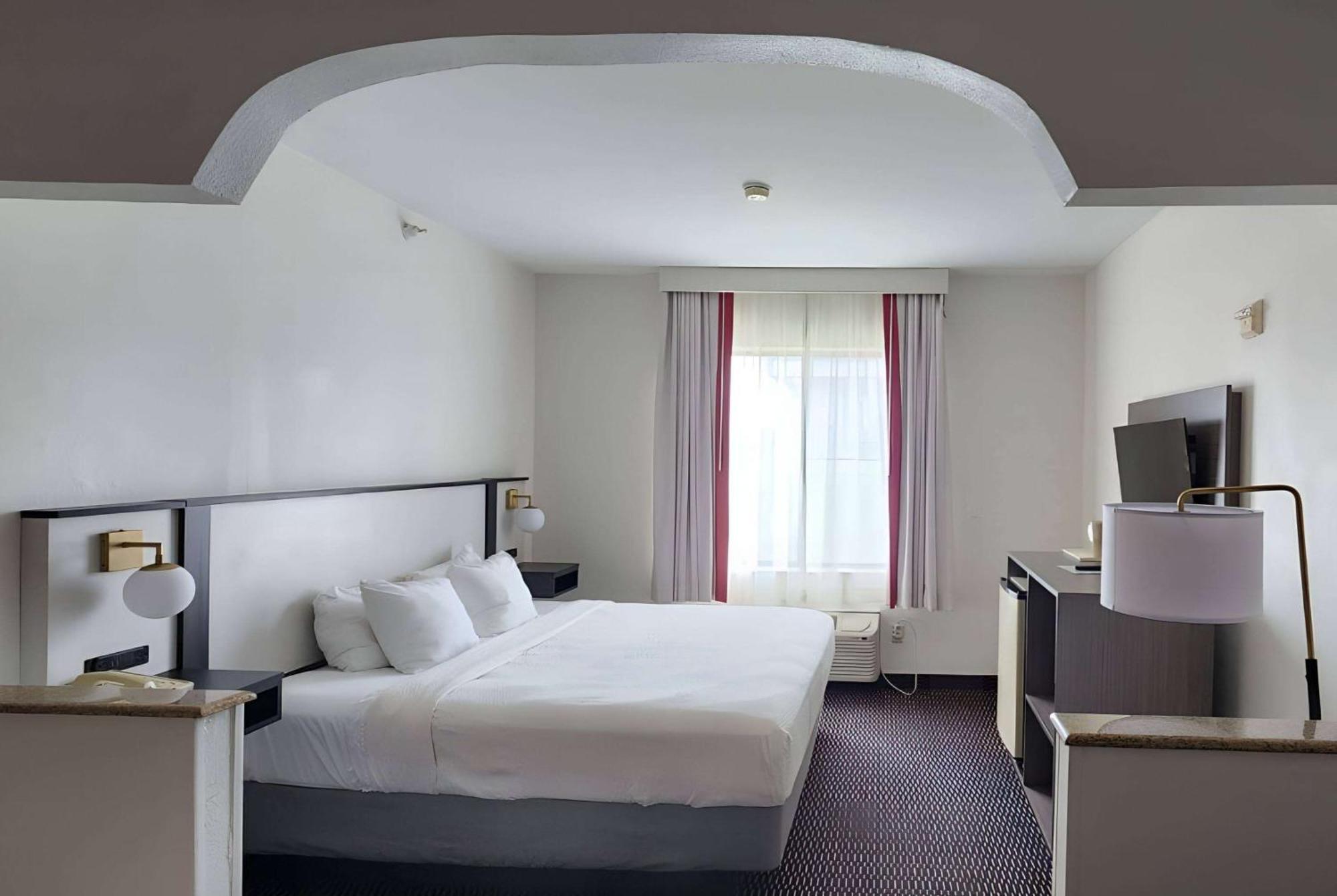 Hotel Ramada By Wyndham Columbia Exterior foto